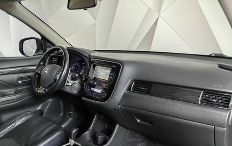 Mitsubishi Outlander III рестайлинг 3, 2015 год, 1 559 000 рублей, 13 фотография