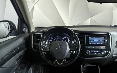 Mitsubishi Outlander III рестайлинг 3, 2015 год, 1 559 000 рублей, 20 фотография