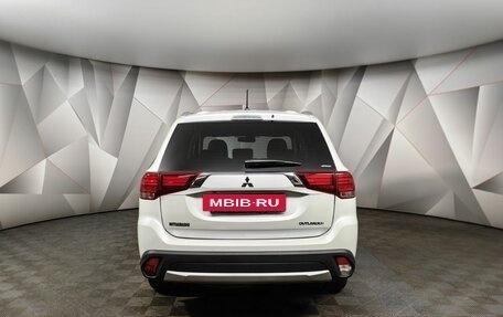 Mitsubishi Outlander III рестайлинг 3, 2015 год, 1 559 000 рублей, 8 фотография