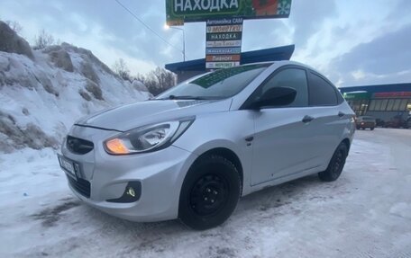 Hyundai Solaris II рестайлинг, 2011 год, 455 000 рублей, 3 фотография