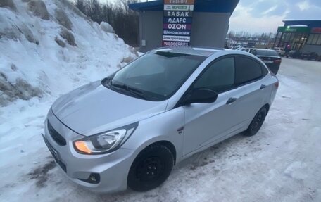 Hyundai Solaris II рестайлинг, 2011 год, 455 000 рублей, 2 фотография