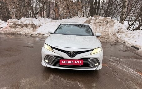 Toyota Camry, 2018 год, 3 070 000 рублей, 11 фотография