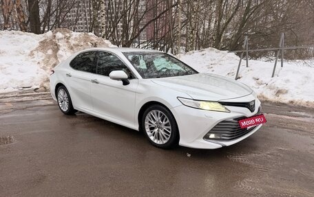 Toyota Camry, 2018 год, 3 070 000 рублей, 10 фотография