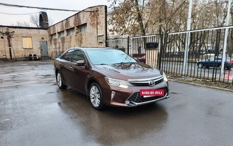 Toyota Camry, 2017 год, 2 100 000 рублей, 6 фотография
