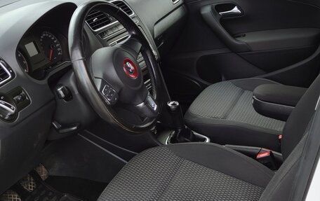 Volkswagen Polo VI (EU Market), 2012 год, 900 000 рублей, 9 фотография