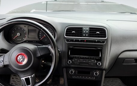 Volkswagen Polo VI (EU Market), 2012 год, 900 000 рублей, 10 фотография