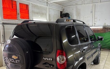 Chevrolet Niva I рестайлинг, 2011 год, 730 000 рублей, 4 фотография