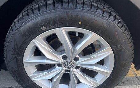 Volkswagen Tiguan II, 2019 год, 2 390 000 рублей, 6 фотография