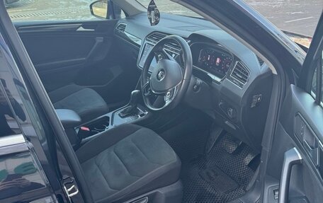 Volkswagen Tiguan II, 2019 год, 2 390 000 рублей, 10 фотография