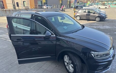 Volkswagen Tiguan II, 2019 год, 2 390 000 рублей, 7 фотография