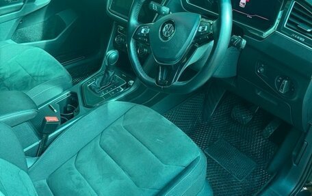 Volkswagen Tiguan II, 2019 год, 2 390 000 рублей, 11 фотография