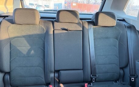 Volkswagen Tiguan II, 2019 год, 2 390 000 рублей, 13 фотография