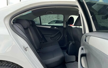 Volkswagen Jetta VI, 2013 год, 980 000 рублей, 13 фотография