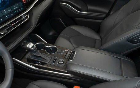 Toyota Highlander, 2026 год, 5 550 000 рублей, 21 фотография