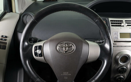 Toyota Yaris III рестайлинг, 2006 год, 499 000 рублей, 17 фотография