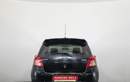 Toyota Yaris III рестайлинг, 2006 год, 499 000 рублей, 6 фотография