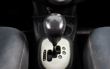 Toyota Yaris III рестайлинг, 2006 год, 499 000 рублей, 22 фотография