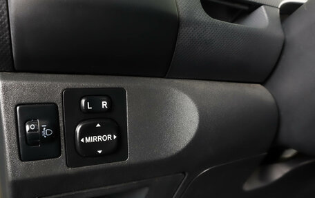 Toyota Yaris III рестайлинг, 2006 год, 499 000 рублей, 24 фотография