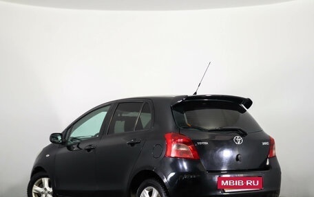 Toyota Yaris III рестайлинг, 2006 год, 499 000 рублей, 7 фотография