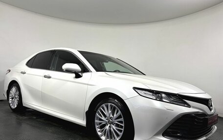 Toyota Camry, 2018 год, 2 750 000 рублей, 3 фотография