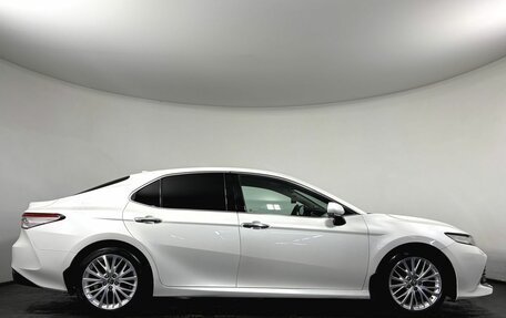 Toyota Camry, 2018 год, 2 750 000 рублей, 7 фотография