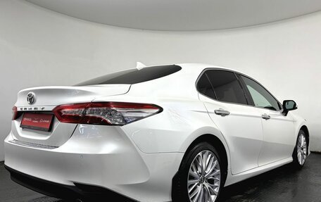 Toyota Camry, 2018 год, 2 750 000 рублей, 6 фотография