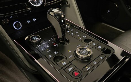 Bentley Flying Spur, 2025 год, 42 900 000 рублей, 29 фотография