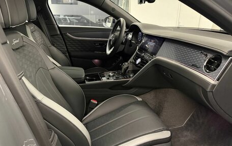 Bentley Flying Spur, 2025 год, 42 900 000 рублей, 34 фотография
