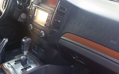 Mitsubishi Pajero IV, 2008 год, 1 750 000 рублей, 16 фотография