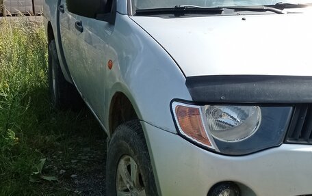 Mitsubishi L200 IV рестайлинг, 2007 год, 590 000 рублей, 1 фотография