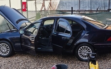 Mercedes-Benz C-Класс, 2003 год, 450 000 рублей, 4 фотография