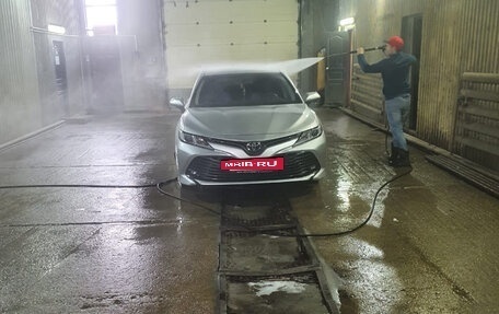 Toyota Camry, 2019 год, 2 300 000 рублей, 6 фотография