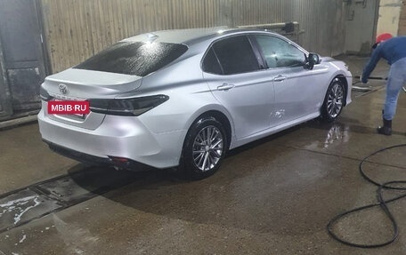 Toyota Camry, 2019 год, 2 300 000 рублей, 4 фотография