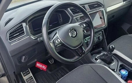 Volkswagen Tiguan II, 2019 год, 2 550 000 рублей, 4 фотография