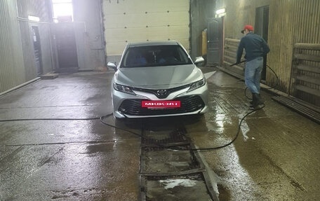 Toyota Camry, 2019 год, 2 300 000 рублей, 5 фотография