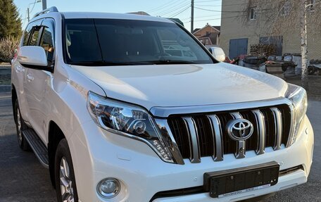 Toyota Land Cruiser Prado 150 рестайлинг 2, 2015 год, 4 270 000 рублей, 6 фотография