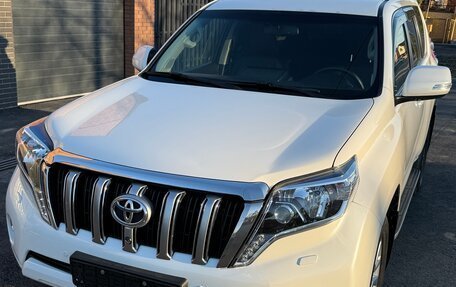 Toyota Land Cruiser Prado 150 рестайлинг 2, 2015 год, 4 270 000 рублей, 8 фотография