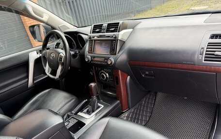 Toyota Land Cruiser Prado 150 рестайлинг 2, 2015 год, 4 270 000 рублей, 23 фотография