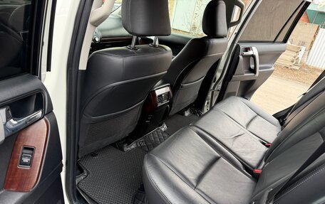 Toyota Land Cruiser Prado 150 рестайлинг 2, 2015 год, 4 270 000 рублей, 28 фотография