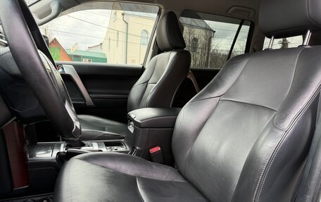 Toyota Land Cruiser Prado 150 рестайлинг 2, 2015 год, 4 270 000 рублей, 27 фотография