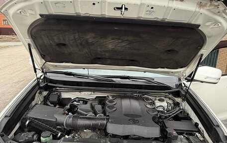 Toyota Land Cruiser Prado 150 рестайлинг 2, 2015 год, 4 270 000 рублей, 34 фотография