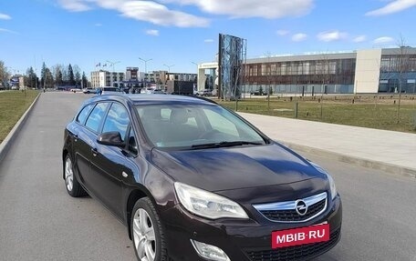 Opel Astra J, 2012 год, 690 000 рублей, 2 фотография