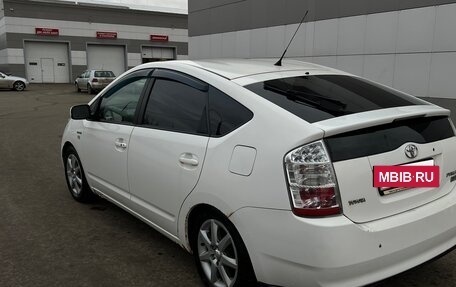 Toyota Prius, 2008 год, 600 000 рублей, 8 фотография