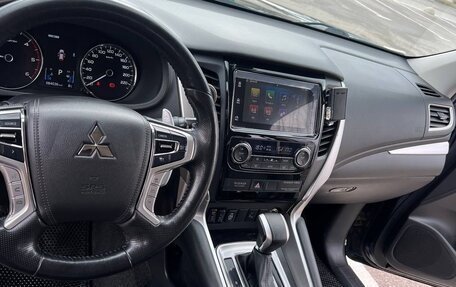 Mitsubishi Pajero Sport III рестайлинг, 2018 год, 8 600 000 рублей, 11 фотография