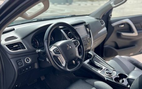 Mitsubishi Pajero Sport III рестайлинг, 2018 год, 8 600 000 рублей, 13 фотография