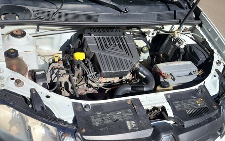 Renault Logan II, 2015 год, 300 000 рублей, 7 фотография