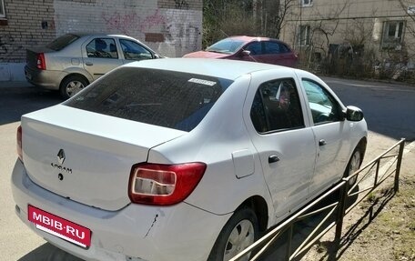 Renault Logan II, 2015 год, 300 000 рублей, 3 фотография