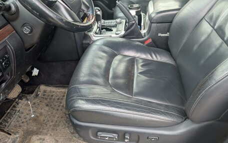 Toyota Land Cruiser 200, 2016 год, 3 700 000 рублей, 10 фотография