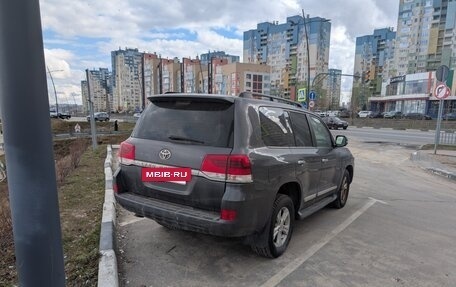 Toyota Land Cruiser 200, 2016 год, 3 700 000 рублей, 2 фотография