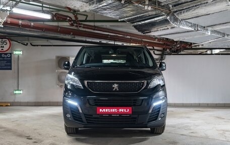 Peugeot Traveller I, 2021 год, 2 800 000 рублей, 2 фотография